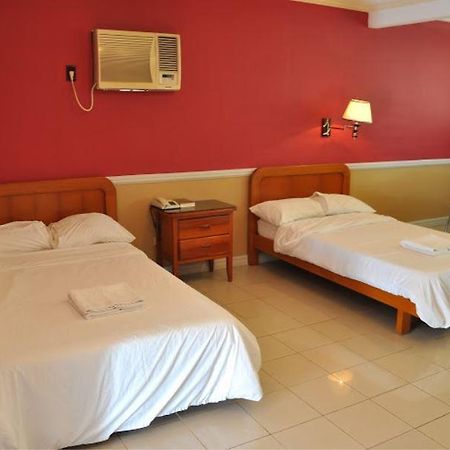 Club Manila East Taytay Apartman Kültér fotó